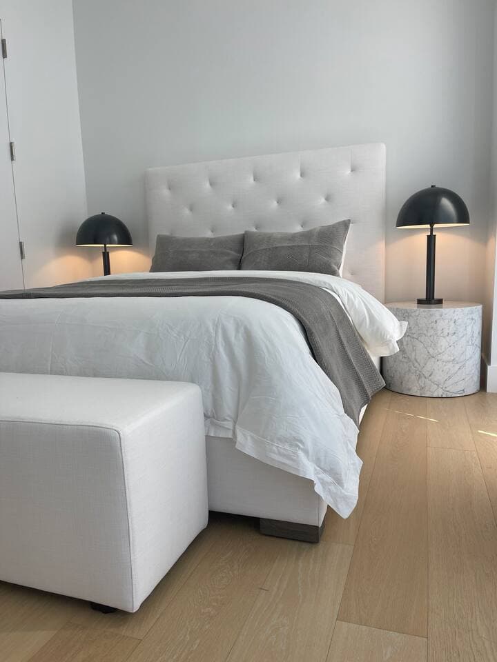 Second bedroom with queen bed